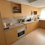 Апартаменты 1 Bedroom With A Pool - 5 Min Carcavelos Beach Surf - Lisbon Train 15 Min *
