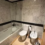 1 Bedroom With A Pool - 5 Min Carcavelos Beach Surf - Lisbon Train 15 Min